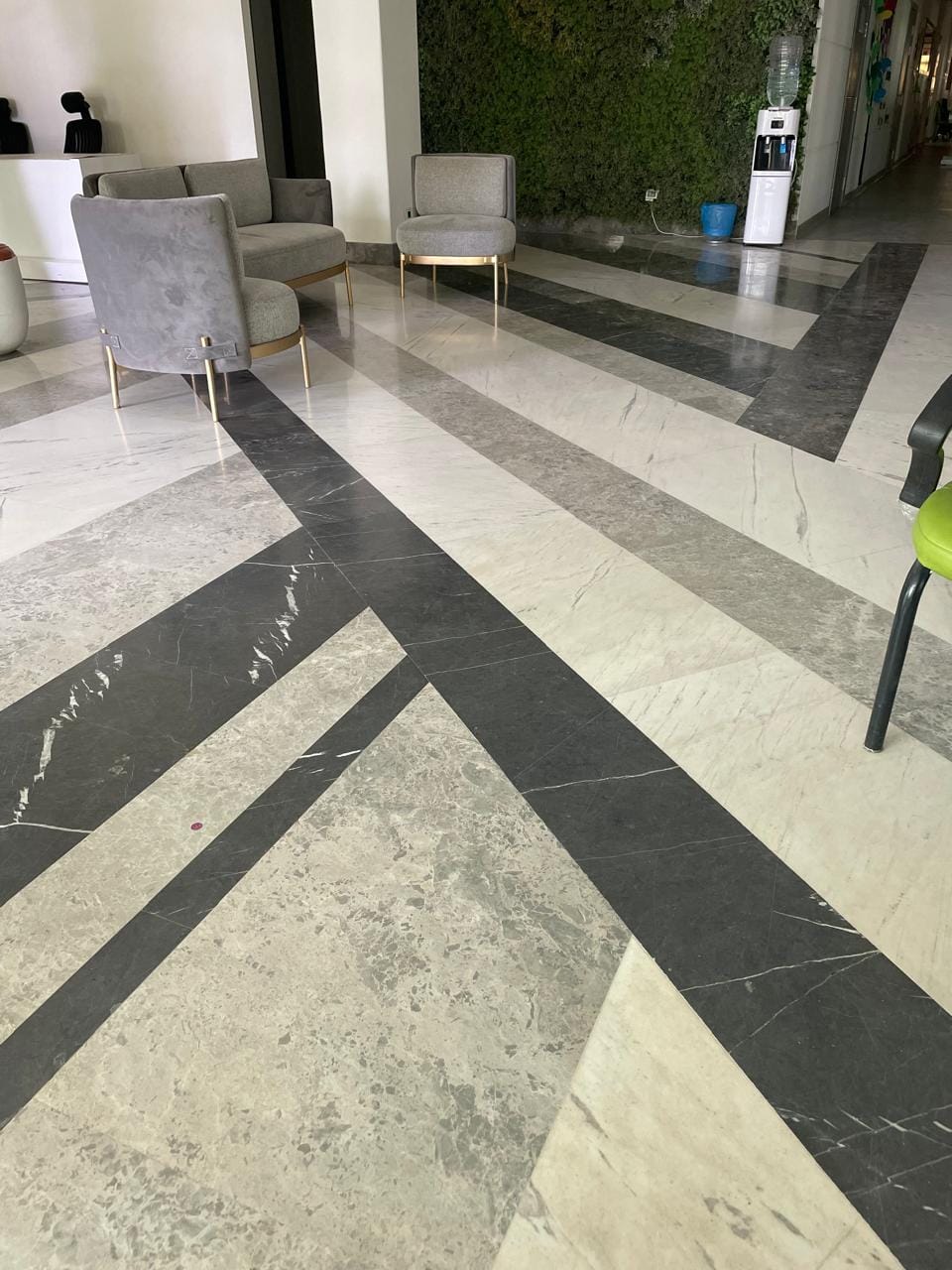 Reception floor — marble fields with graphite bands